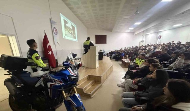 Çanakkale’de motorsiklet sürücülerine eğitim