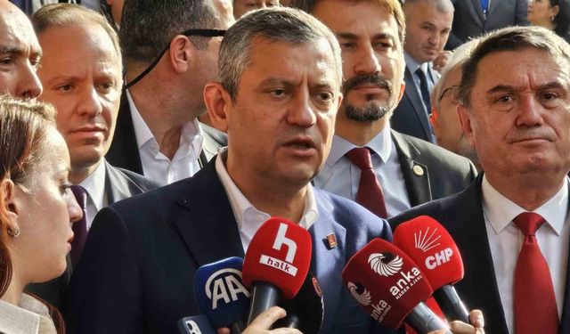 CHP Genel Başkanı Özel: "Buradan bir sonuç alamayacakları belli, Mansur Yavaş’ı da tartıştırmak üzerine yaptıkları bir hamle"