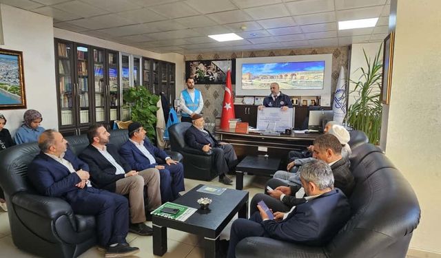 Cizre’de Gazze için düzenlenen hayır çarşısının geliri TDV hesabına aktarıldı