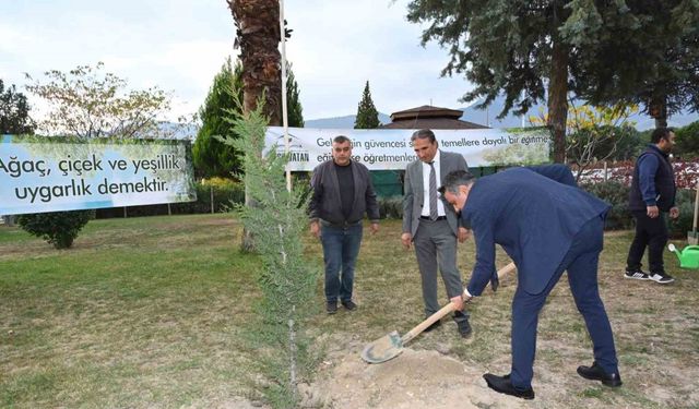 Denizli Milli Eğitim ‘Yeşeren Eller Hareketi Fidan Dikme’ kampanyası başlattı