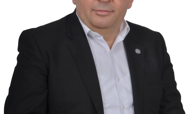 Eğitim Bir Sen Şube Başkanı Kurter, "Hayat eğitimle, eğitim öğretmenle başarılı olur"