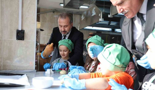 Elazığ’da minik şefler mutfakta yeteneklerini sergiledi