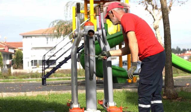 Erenler Belediyesi park ve bahçelerde çalışmalarını sürdürüyor