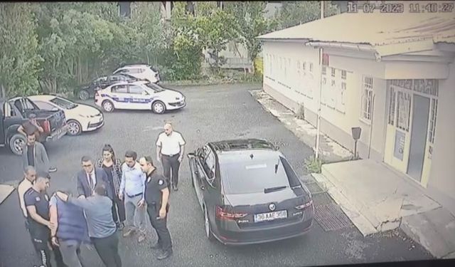 Gazeteciyi darbeden koruma polisine ceza