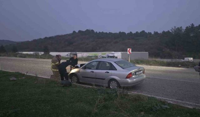 Gönen-Bandırma kara yolunda iki araç çarpıştı: 3 yaralı