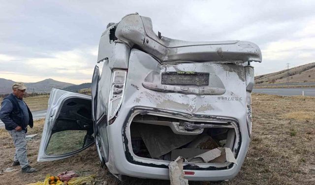 Hafif ticari araçların çarpıştığı kaza 7 kişi yaralandı