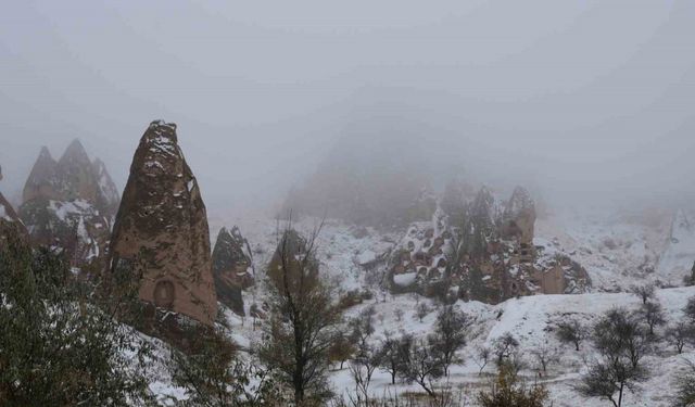 Kar Kapadokya’ya çok yakıştı