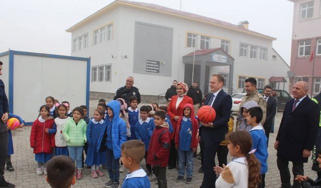 Kaymakam Koşansu: "Eğitime ve spora yatırım, geleceğe yatırımdır’’