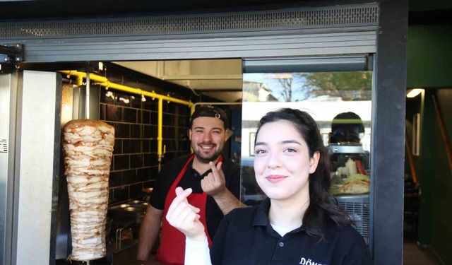 Kore’de döner kesmeyi öğrendiler Eskişehir’de dükkan açtılar