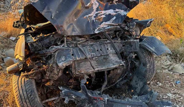 Mardin’de otomobil şarampole yuvarlandı: 3 yaralı