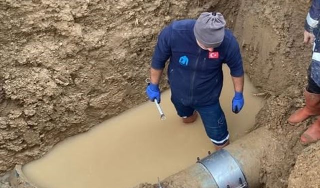 Merzifon’un eskiyen içme suyu hattı patlak verdi: Bir ayda 107 su arızası yaşandı