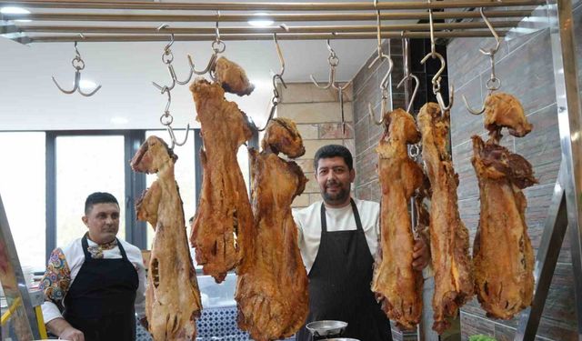 Muş’ta 15 yıllık ustalıkla büryan geleneği yaşatılıyor