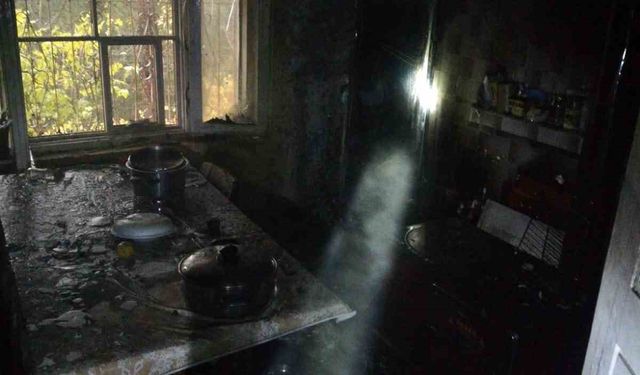 Mutfakta çıkan yangın söndürüldü