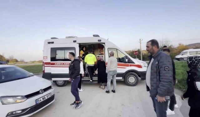 Otomobil ile motosiklet çapıştı: 2 yaralı