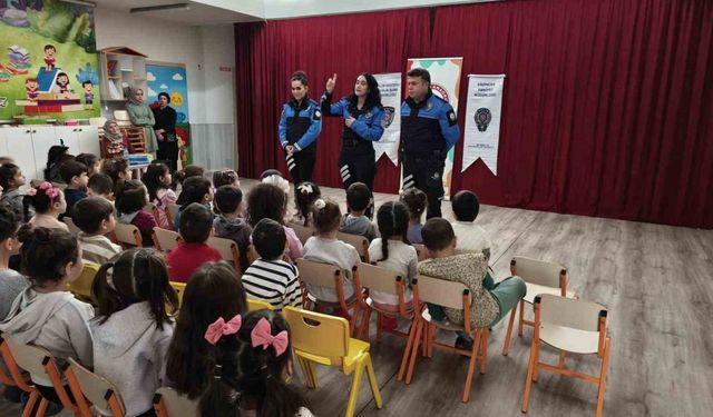 Polislerden öğrencilere güvenlik eğitimi