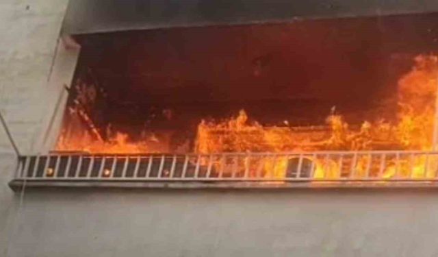 Şanlıurfa’da korkutan yangın: Apartman dairesi alev alev yandı