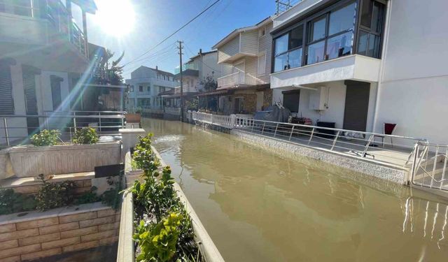 Selin etkilediği Foça’nın sokakları Venedik’e döndü