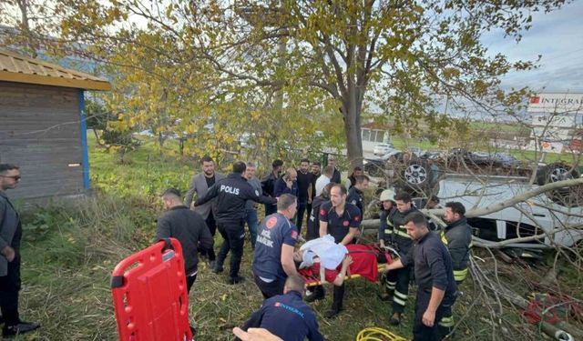 Tekirdağ’da yolcu minibüsü ile çarpışan pikap takla attı: 2 yaralı