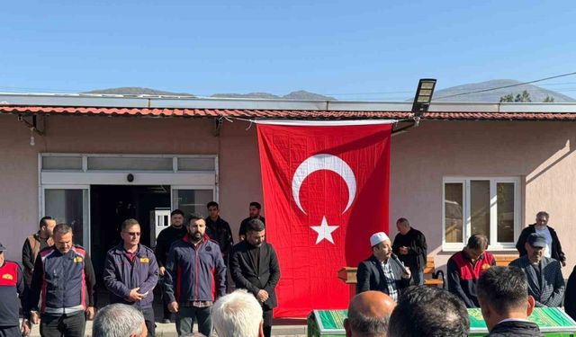 Trafik kazasında hayatını kaybeden itfaiye eri Koçtaş için tören düzenlendi