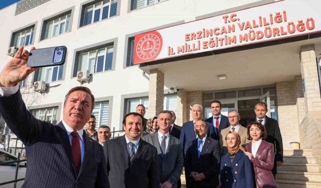 Vali Aydoğdu: "Ülkemizin aydınlık yarınları çocuklarımızı yetiştiren öğretmenlerimizin günü kutlu olsun"