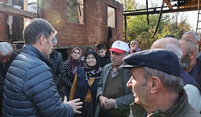 Vali Bakan açıkladı: Yaşlı çiftin yanan evleri el birliğiyle yeniden inşa edilecek
