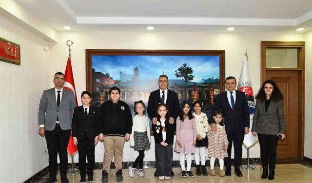 Vali Çiçek, 20 Kasım Dünya Çocuk Hakları Günü’nde çocukları ağırladı