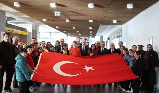 Wushu’da dünya 3’ncüsü olan Ordulu sporcu törenle karşılandı