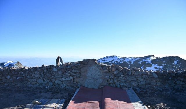 Yanan Kırklar Mescidi’nin yerine yenisi yapılacak