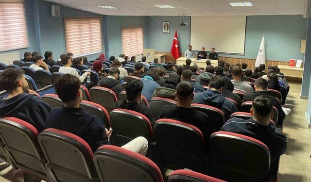 Yenice MYO’da iş hayatına yönelik seminer gerçekleştirildi