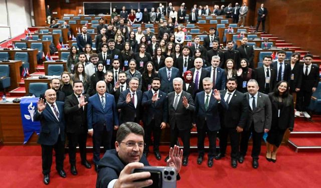 Adalet Bakanı Tunç Hukuk Fakültesi öğrencileri ile buluştu