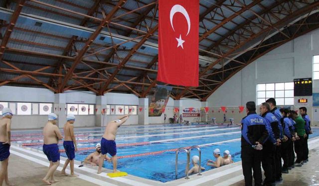 Amasya’da anneler polisten yüzme kursu istedi: "Bizim zamanımızda böyle imkan yoktu"