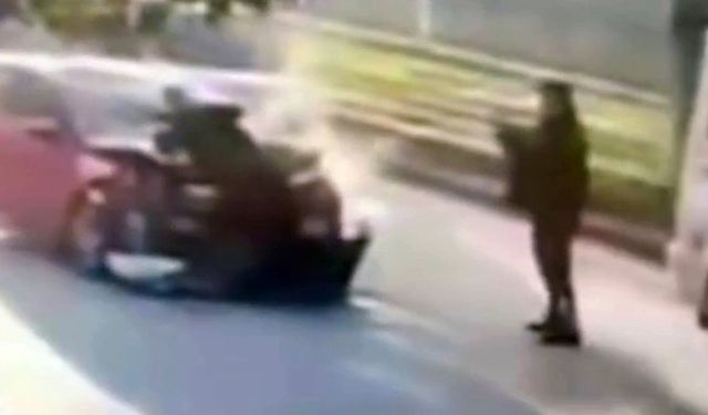 Araçla çarparak yaraladığı polis memurunun fotoğrafını çekip kayıplara karıştı