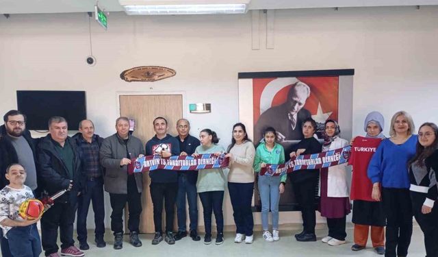 Artvin Trabzonspor Taraftarlar Derneğinden özel gereksinimli bireylere anlamlı ziyaret