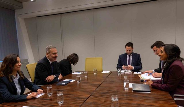 Bakan Fidan, Brüksel’de Kanada Dışişleri Bakanı Anand ile görüştü