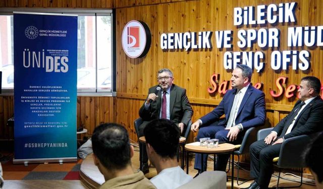 Bakan Yardımcısı Eminoğlu, ÜNİDES projesi kapsamında Bilecik’te öğrencilerle buluştu