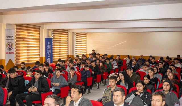 Başkan Er, öğrencilerle bir araya geldi