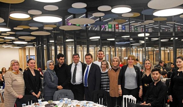 Başkan Erkan Aydın engelleri sevgiyle aştı