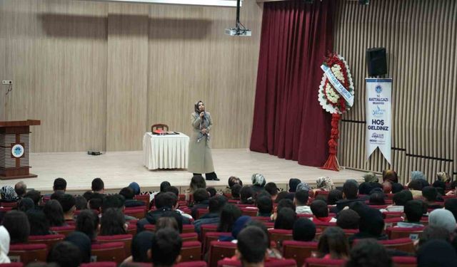 Battalgazi’de "Uzaktan Sevmek Kudüs" programına yoğun ilgi