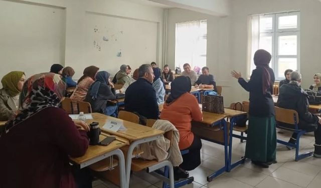 Bayburt’ta Harezmi Eğitim Modeli öğretmen eğitimleri tamamlandı