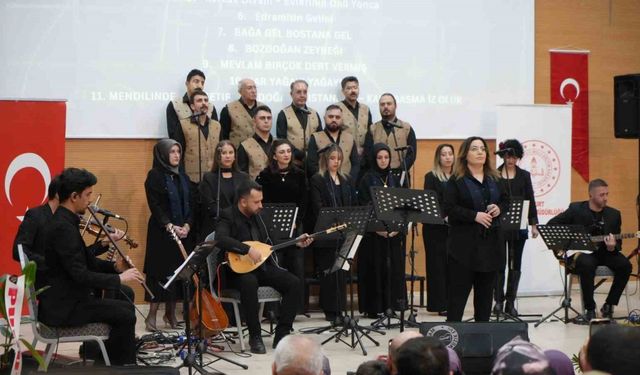 Bayburt’ta öğretmenlerden türkü ziyafeti
