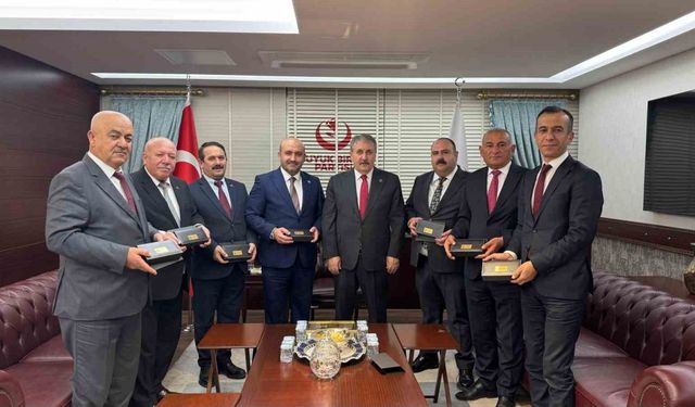 Belediye başkanları ve AK Parti Eskişehir İl Başkanı Albayrak, BBP lideri Destici’yi ziyaret etti