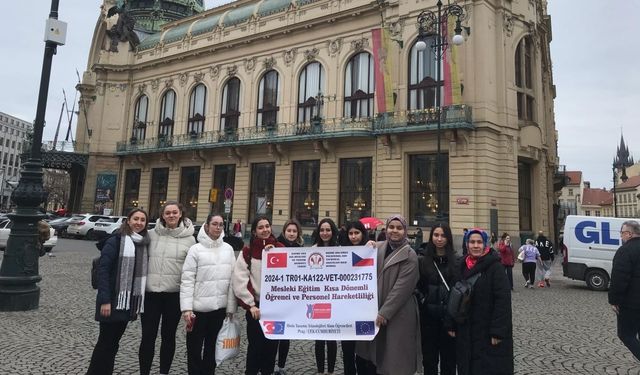 Bilecik’te tekstil öğrencileri Prag’da inovasyon eğitimi aldı