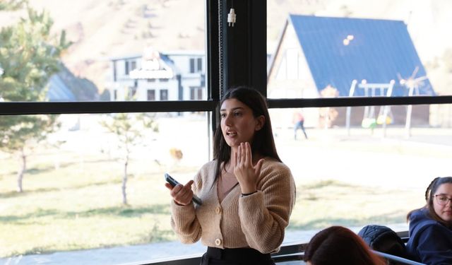 ‘Biz Bir Aileyiz’ Projesinde öğrencilerle buluşma