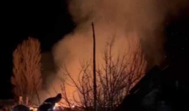 Çankırı’da köyde çıkan yangında iki ev küle döndü