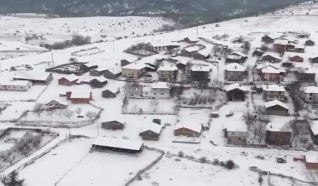Çankırı'nın yüksek kesimlerinde kar yağışı etkili oluyor