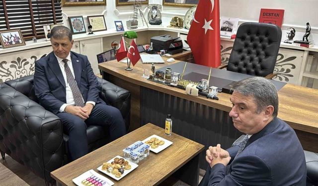 ’Çıplak ayak’ eylemine Başkan Cemil Tugay’dan yanıt