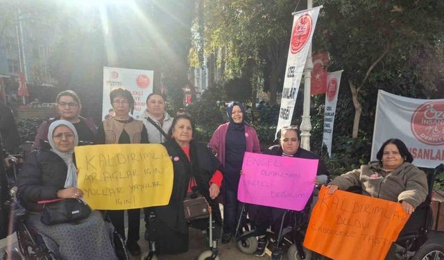 Denizlili vatandaşlar engelli bireylerin yaşadıkları zorlukları ‘1 Dakika Özel İnsan’ etkinliğinde hisseti