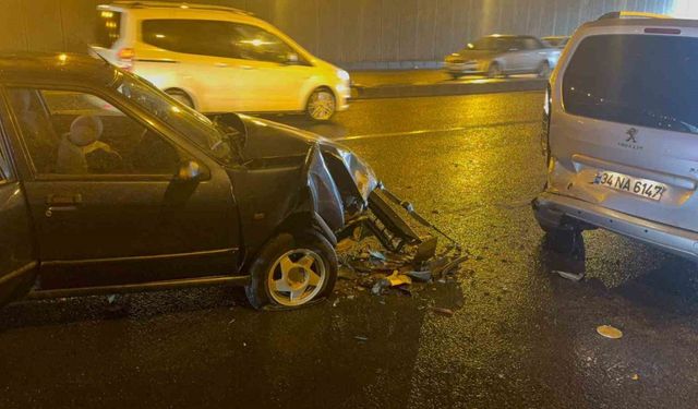 Diyarbakır’da zincirleme trafik kazası: Trafik durma noktasına geldi, 3 kişi yaralandı