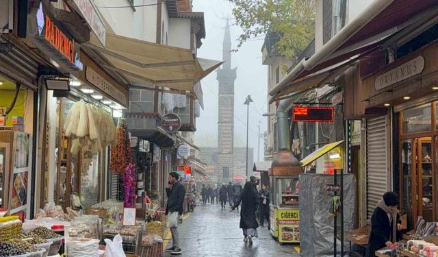 Diyarbakır’ın tarihi mekanlarını sis kapladı, ortaya kartpostallık görüntüler çıktı