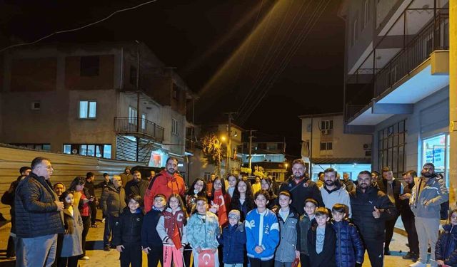 Dünya şampiyonu Zehra’yı mahalle sakinleri törenle karşıladı